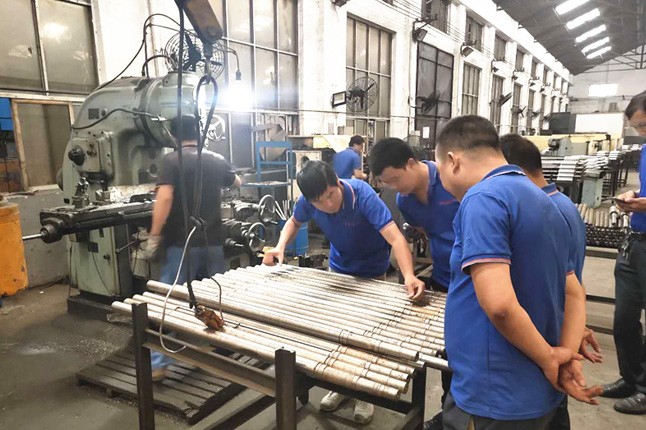 鄭州市神龍泵業(yè)有限公司每周對各個工序進行質(zhì)量監(jiān)督檢驗的現(xiàn)場。